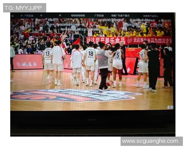 周鹏的篮球之路：从青涩少年到国家队核心的成长历程与奋斗精神