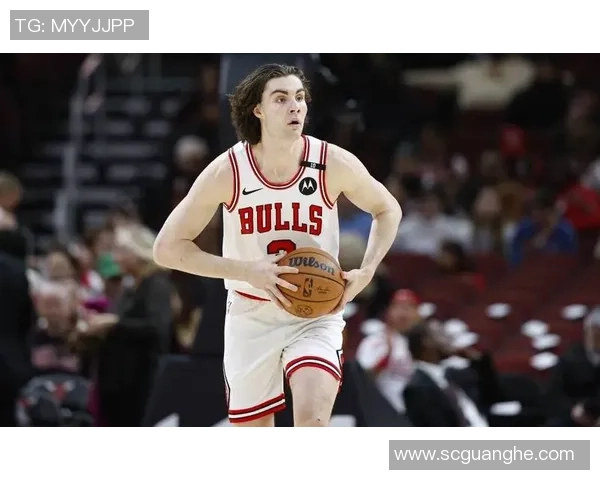 约什吉迪带领球队冲击季后赛展现出色球技与领导力